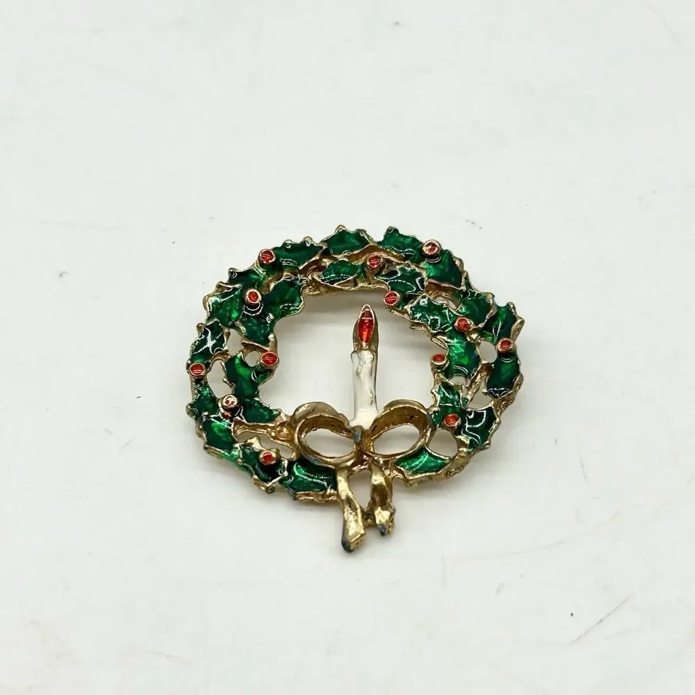 Vintage Christmas Wreath Brooch Candle Bow Holly Red Green White Enamel - Picture 2 of 7